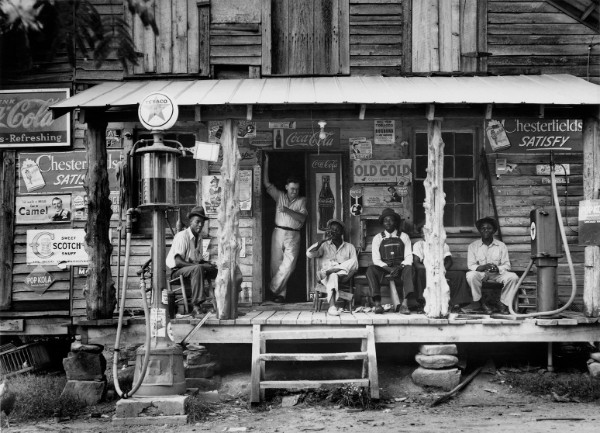 Dorothea Lange, Crossroads General Store, Gordonton, North Carolina, 1939